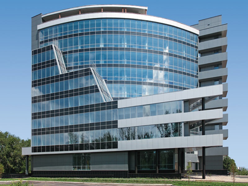 Пример остекления фасада офисного здания